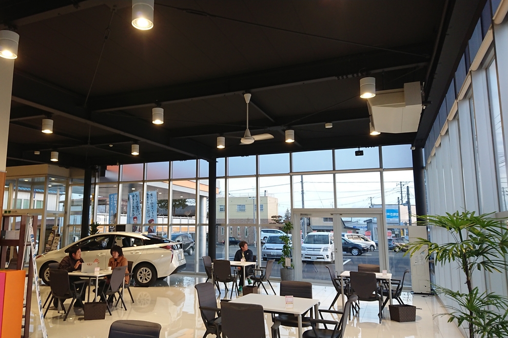 カローラ岩手 しわ店 ショールーム