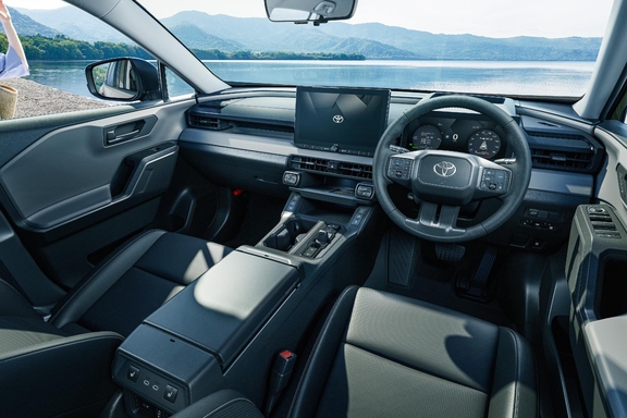 【モデル入り素材】Z（ハイブリッド）