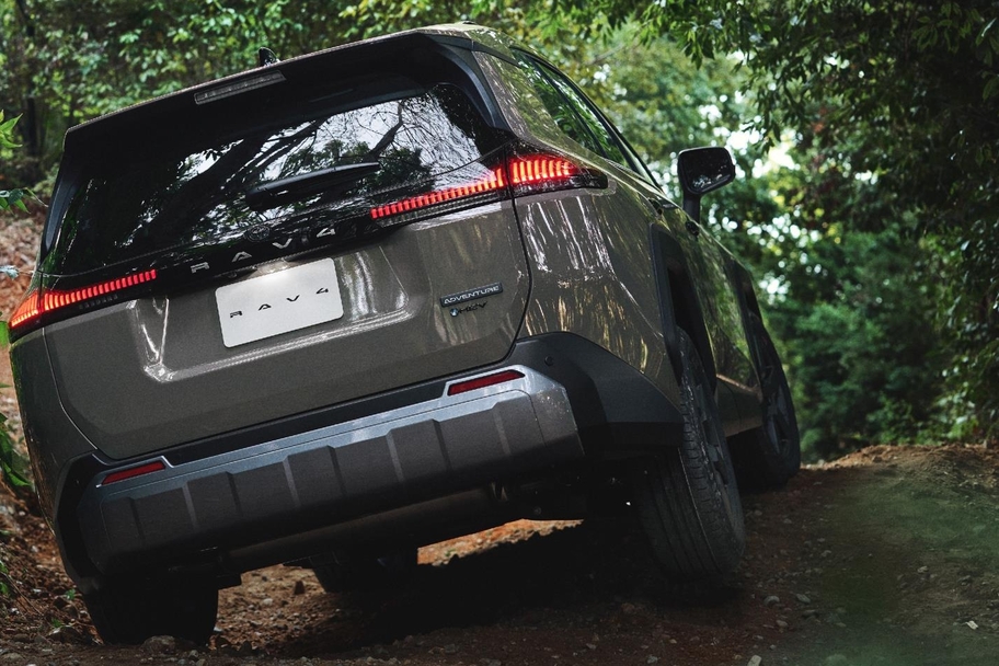 Adventure（ハイブリッド）