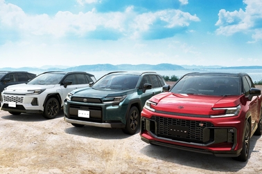 （左奥）：Z（ハイブリッド）